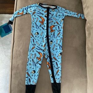 LITTLE SLEEPIES; 6-12 months size zippie; great condition, no damage or stains